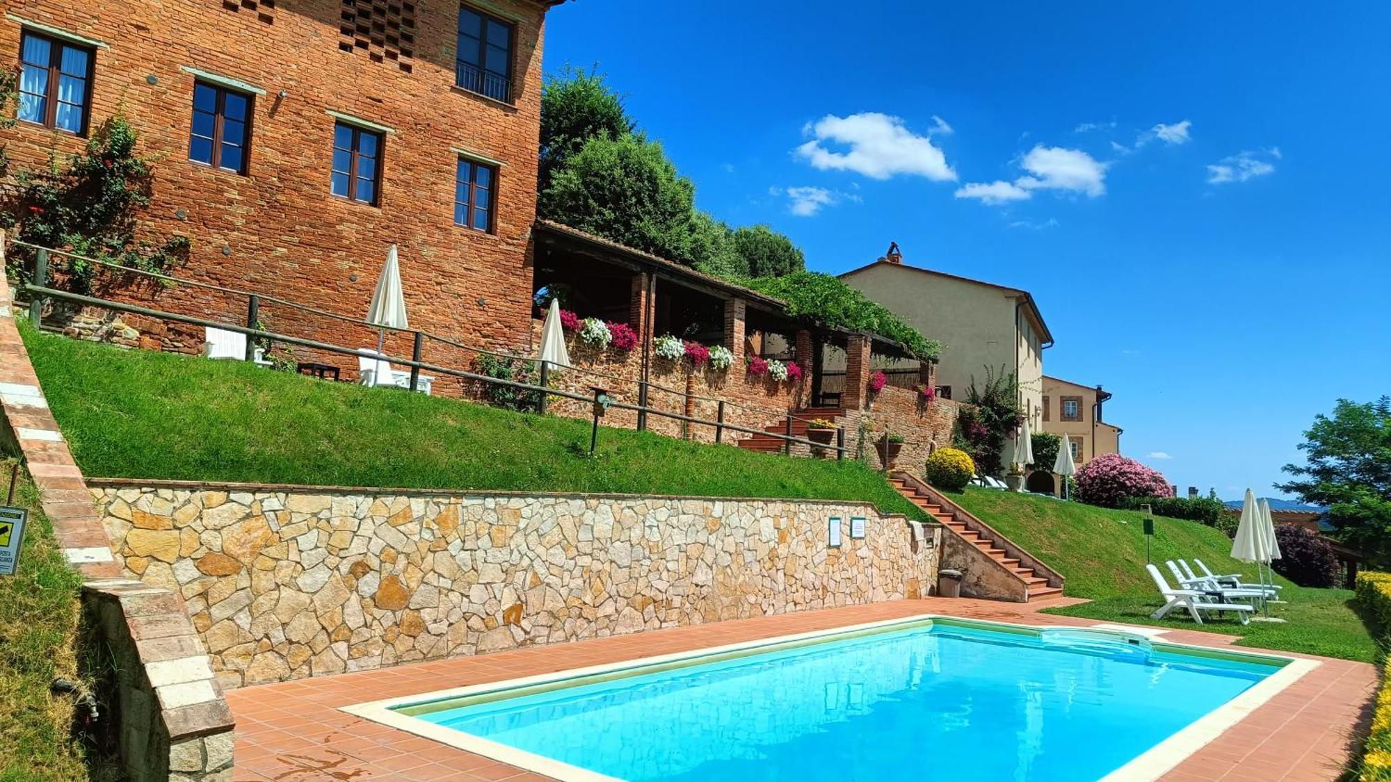 Borgo Fajani Guest House Terricciola ภายนอก รูปภาพ