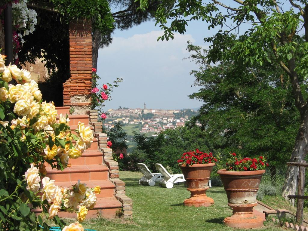 Borgo Fajani Guest House Terricciola ภายนอก รูปภาพ