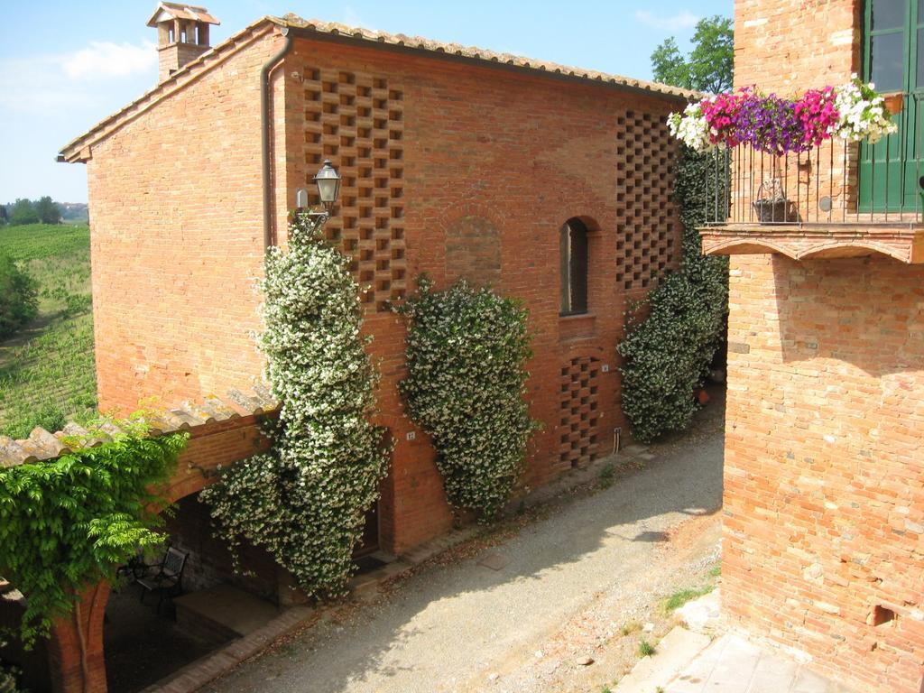 Borgo Fajani Guest House Terricciola ภายนอก รูปภาพ