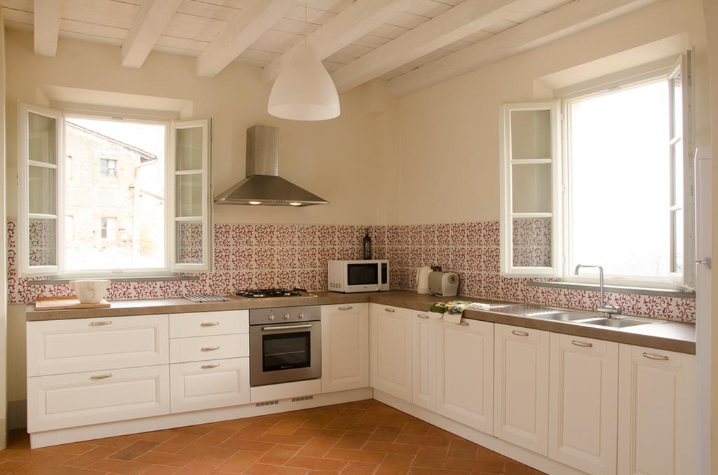 Borgo Fajani Guest House Terricciola ภายนอก รูปภาพ