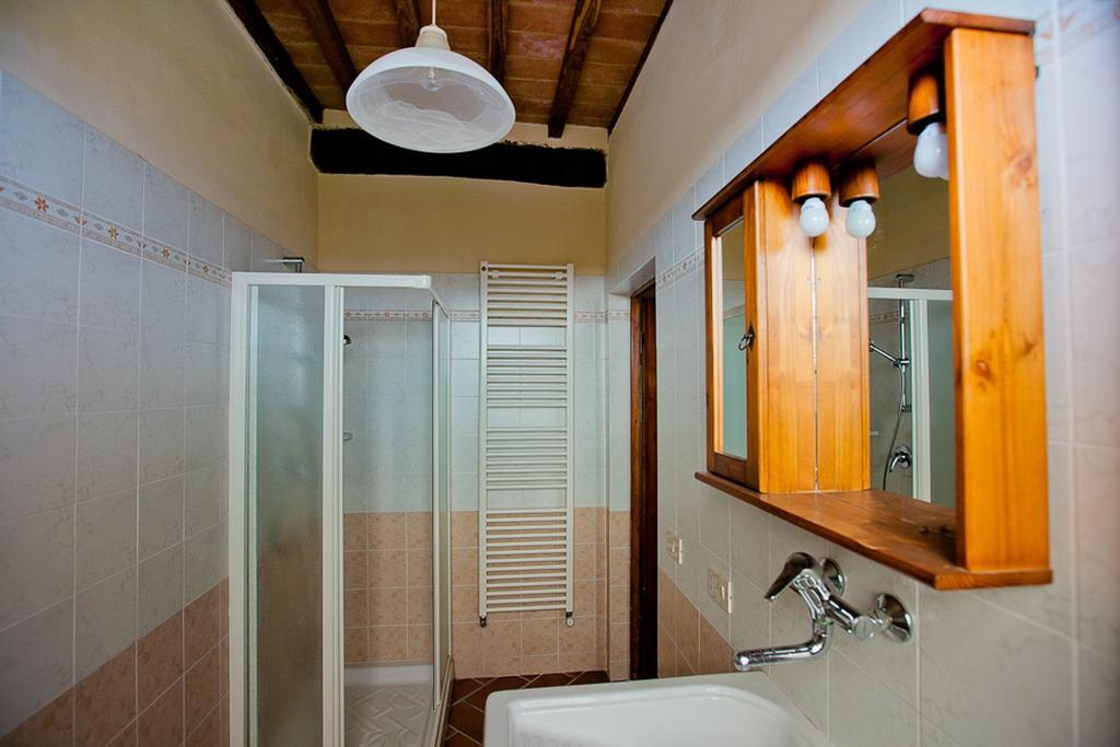 Borgo Fajani Guest House Terricciola ภายนอก รูปภาพ