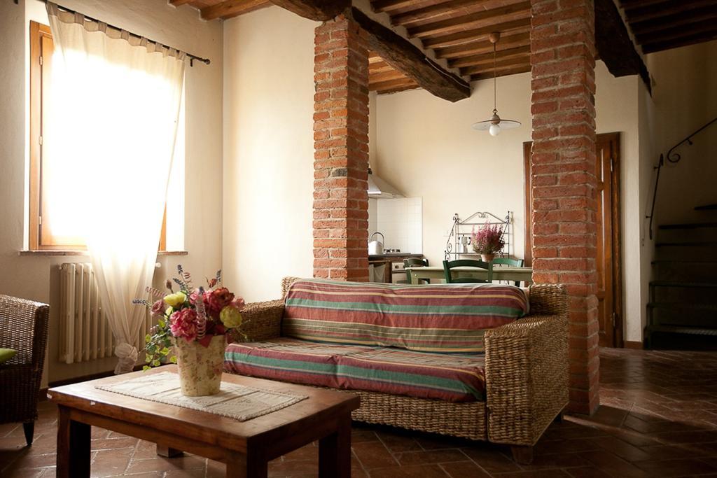 Borgo Fajani Guest House Terricciola ภายนอก รูปภาพ