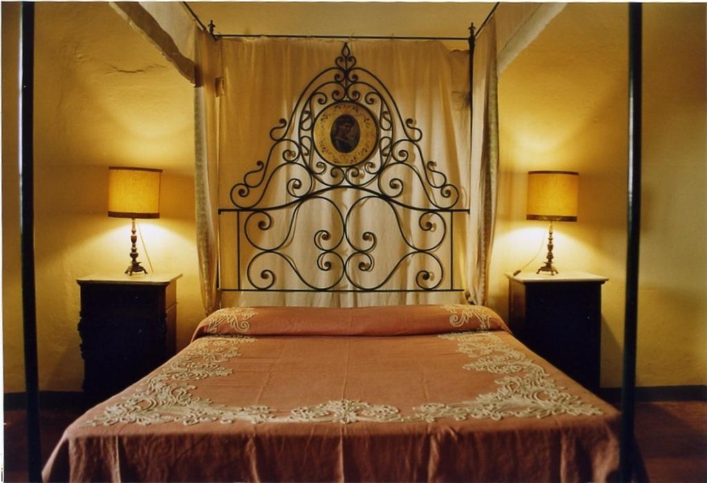 Borgo Fajani Guest House Terricciola ภายนอก รูปภาพ