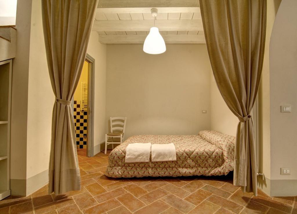 Borgo Fajani Guest House Terricciola ภายนอก รูปภาพ